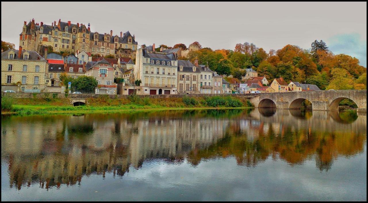 Au Pied Du Chateau Saint-Aignan  Exteriér fotografie